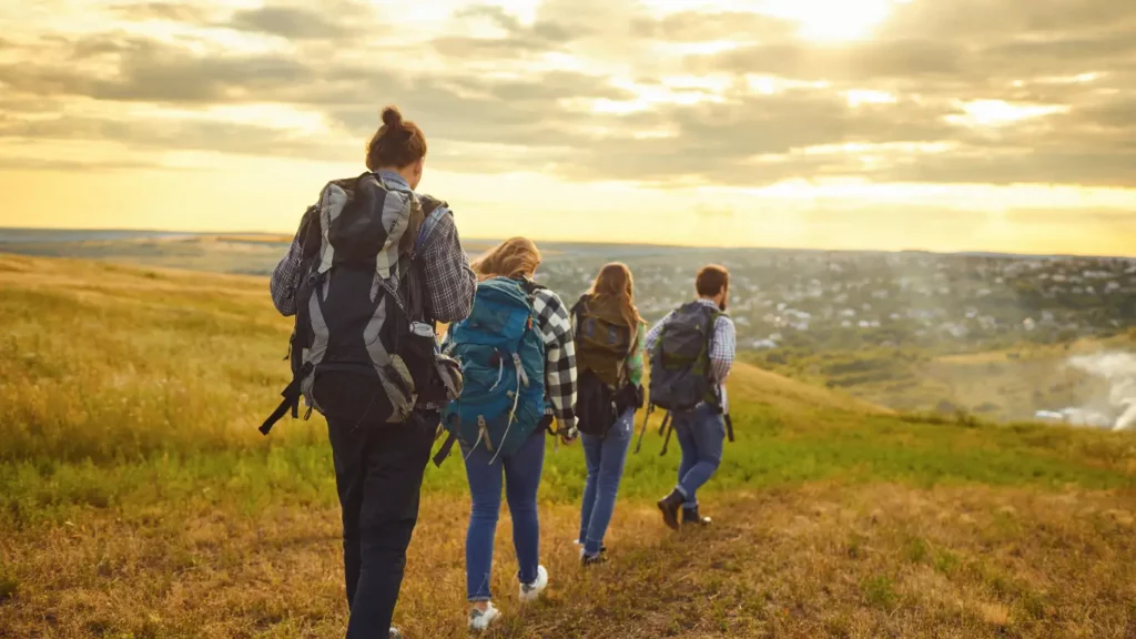 Upsell by providing guided tour plans to satisfy guests.